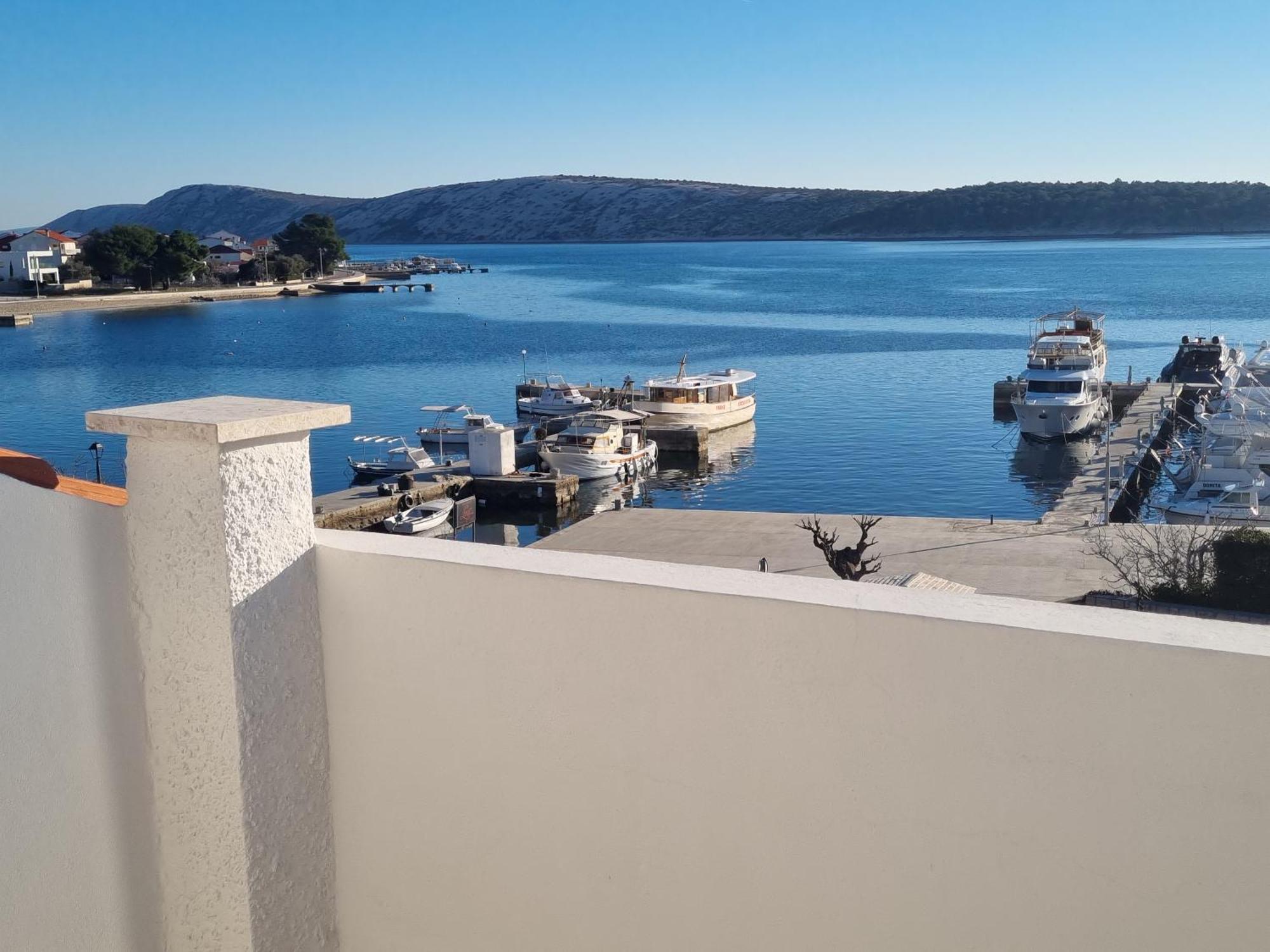 Leut Barbat na Rabu Exterior foto